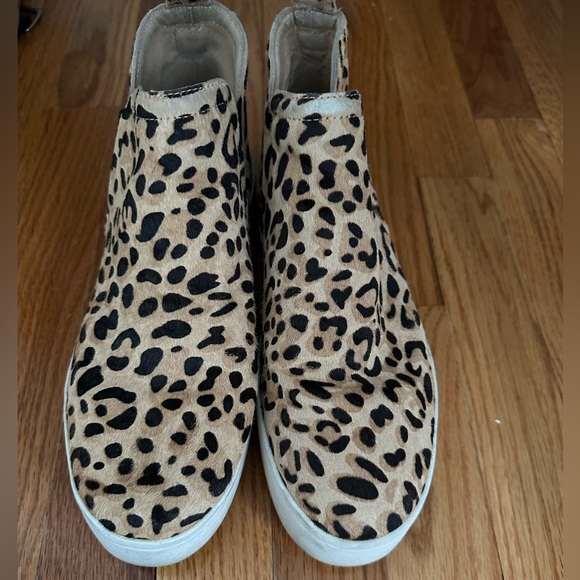 Steve Madden Shoes - Steve Madden Cheetah Print Platform Sneakers, size 8